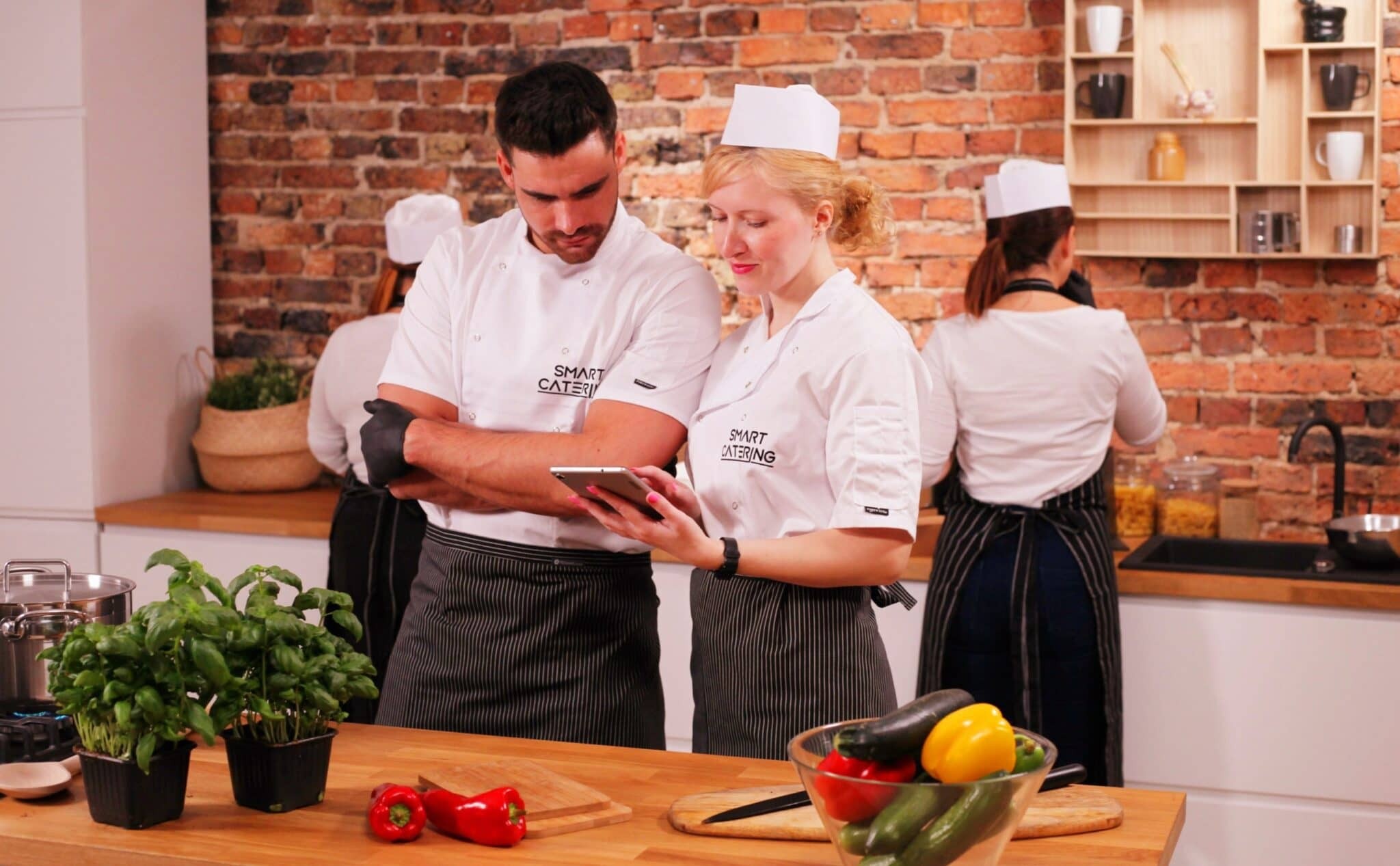 Revolutionizing Contactless Dining: How RFID Enhances Smart Restaurant Ordering and Checkout