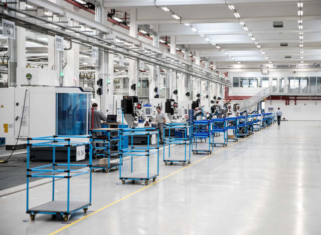 Building Transparent Manufacturing Processes with RFID Technology